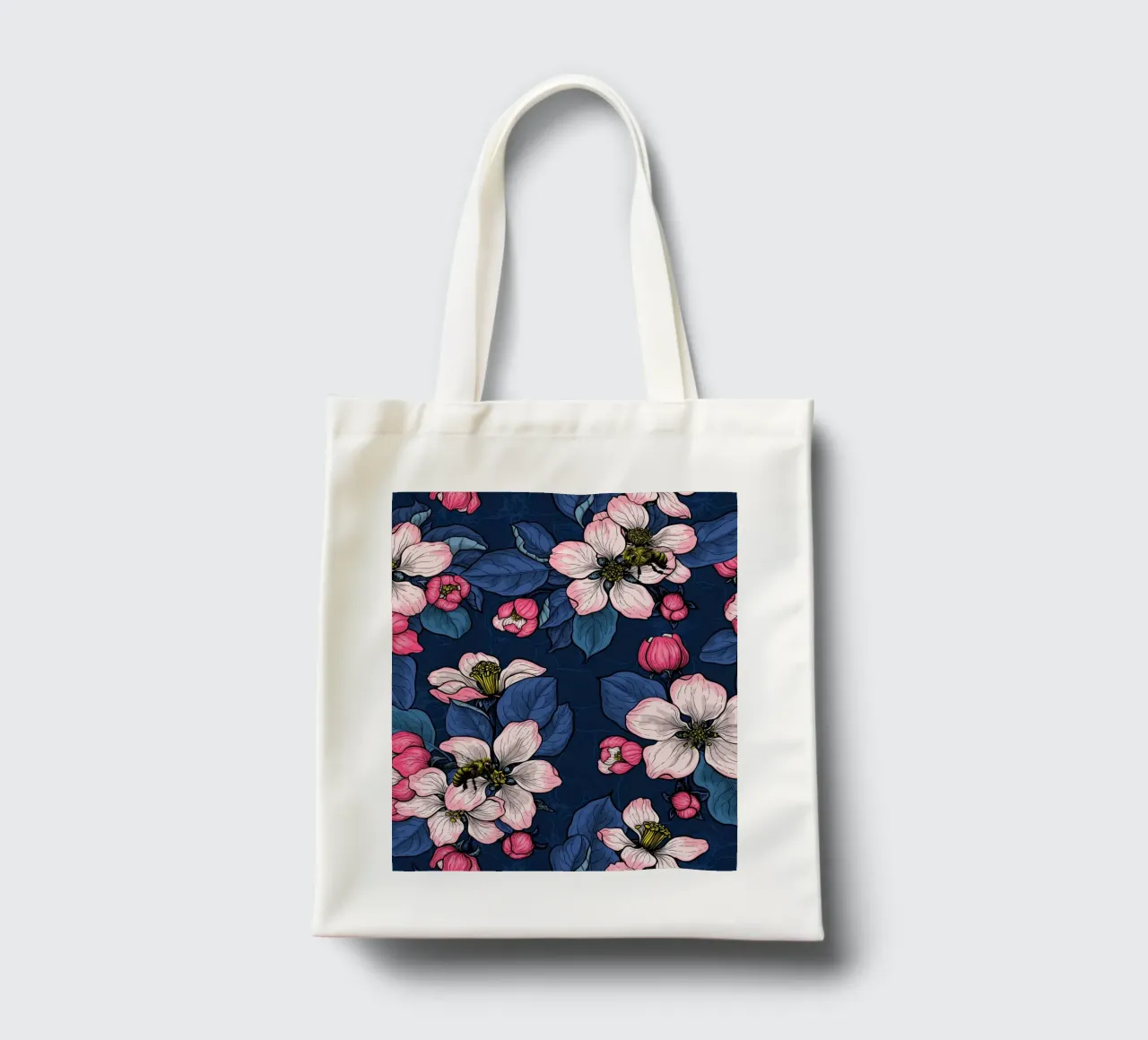 Apfelblüte auf Dunkelblau Jutebeutel von Painted Nature