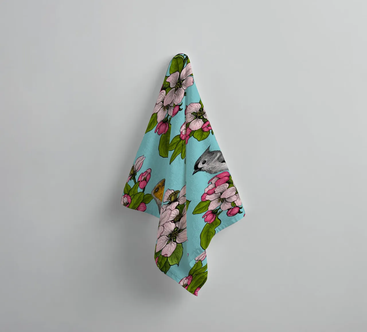 Uccelli e fiori asciugamano da bagno da Painted Nature