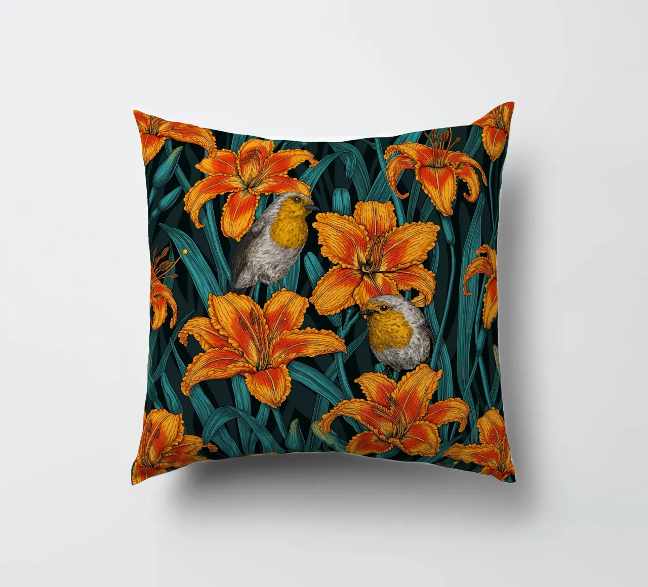 Pettirosso e fiori di giglio cuscino da Painted Nature