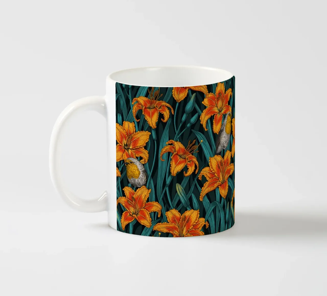 Pettirosso e fiori di giglio tazza in ceramica da Painted Nature