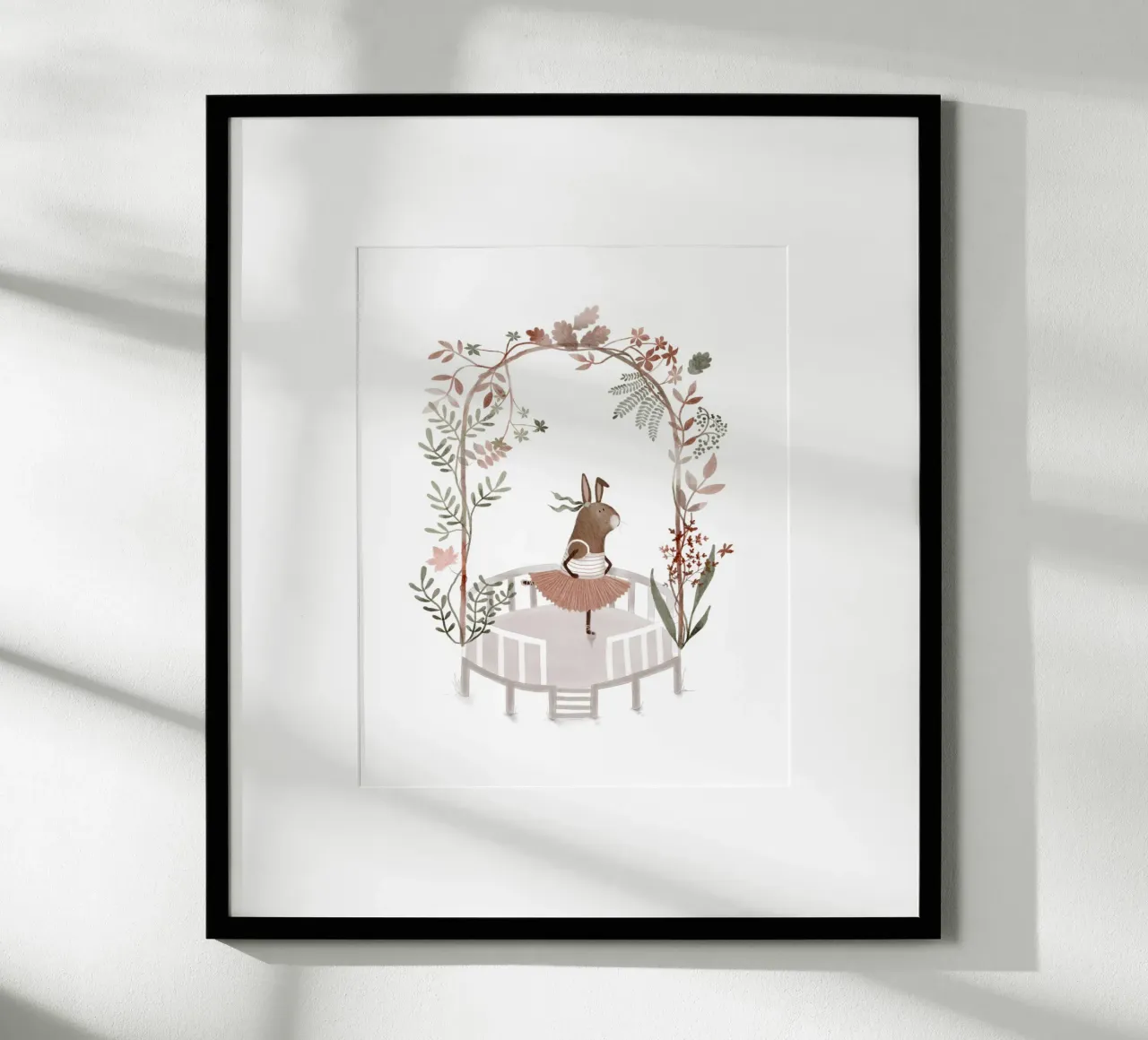 Coniglietto Ballerina Graziosa poster con telaio in legno da Urchin Bay Art