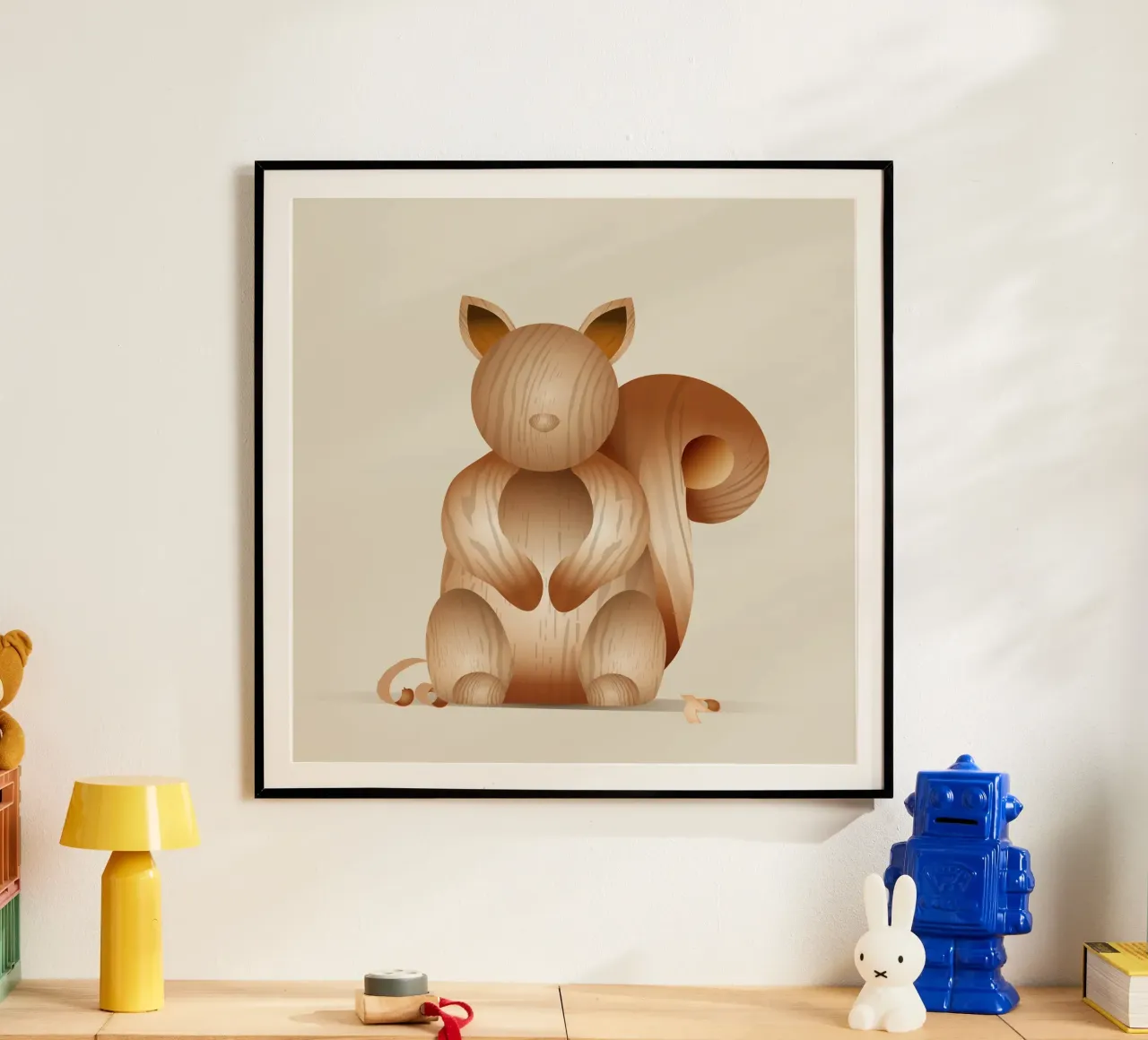Ilustración con aspecto de madera - Ardilla juguetona poster con marco de madera de namosh