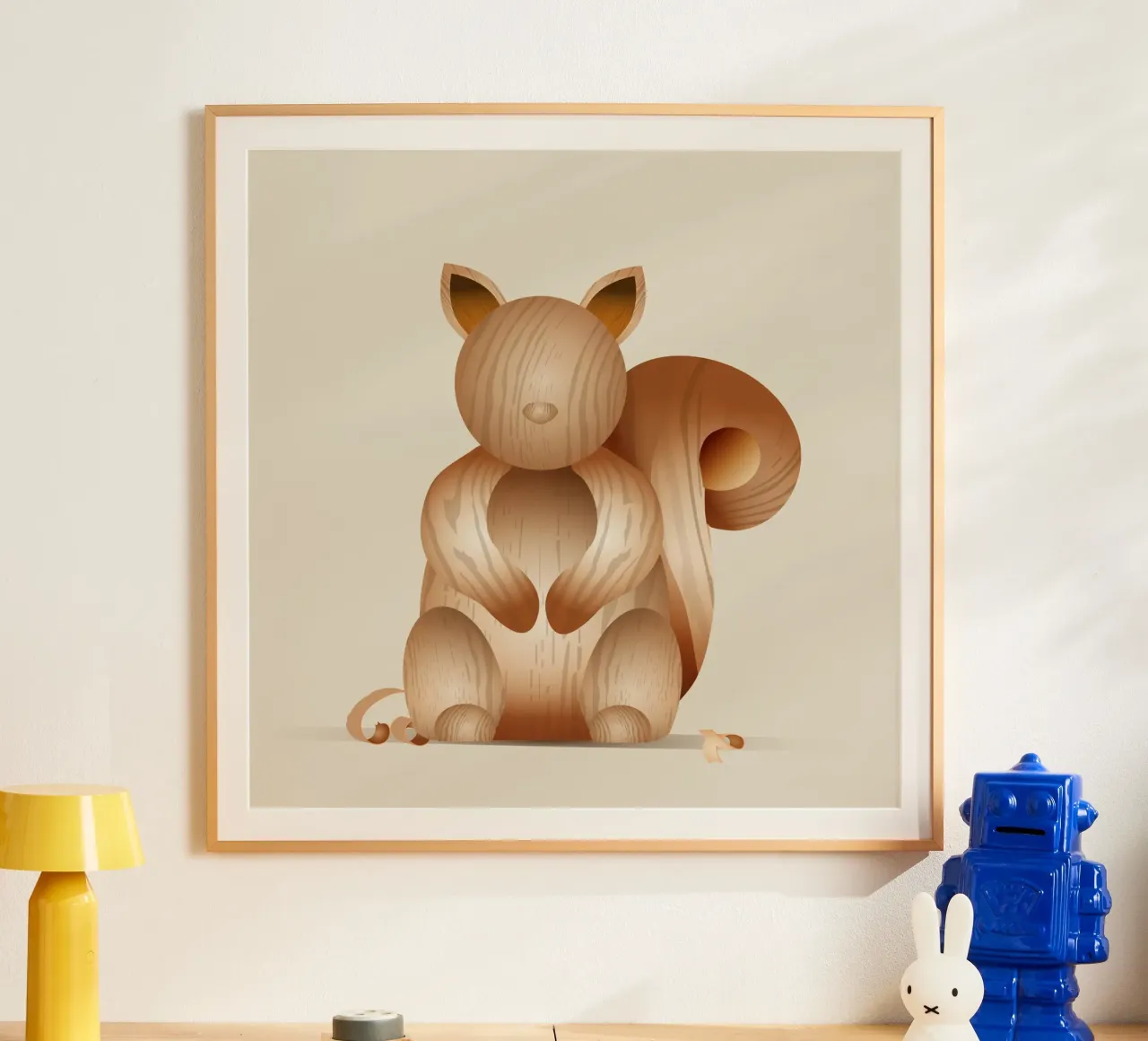 Ilustración con aspecto de madera - Ardilla juguetona poster con marco de madera de namosh