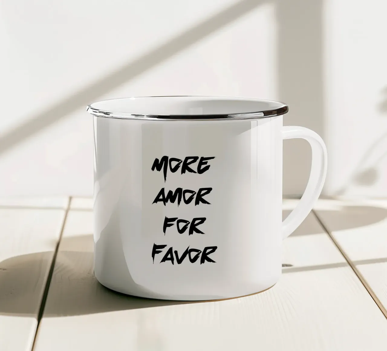 Più Amor per Favor tazza in smalto da YV TYPOGRAPHY