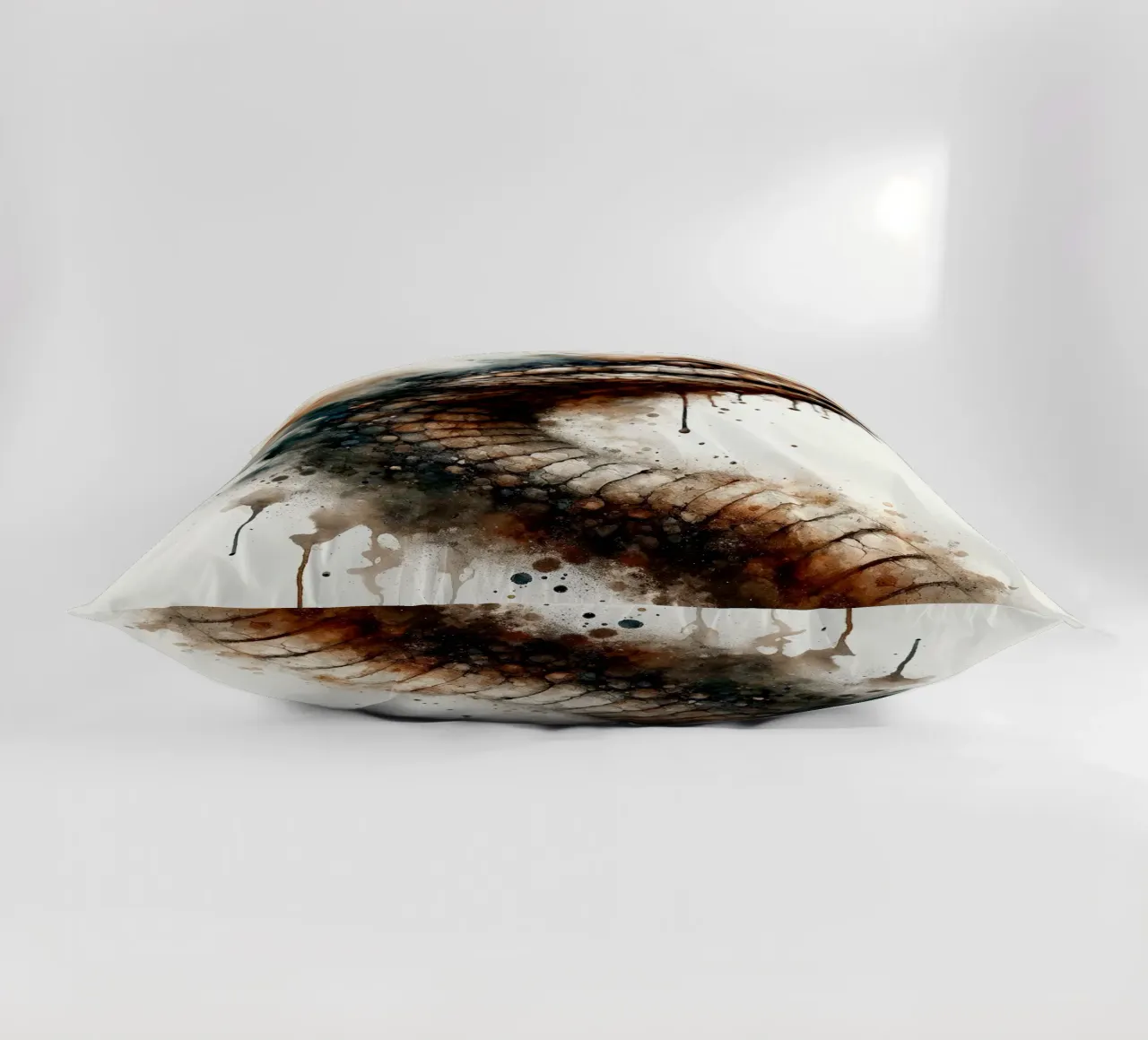 Serpente potente cuscino da Chromatic Fusion Studio