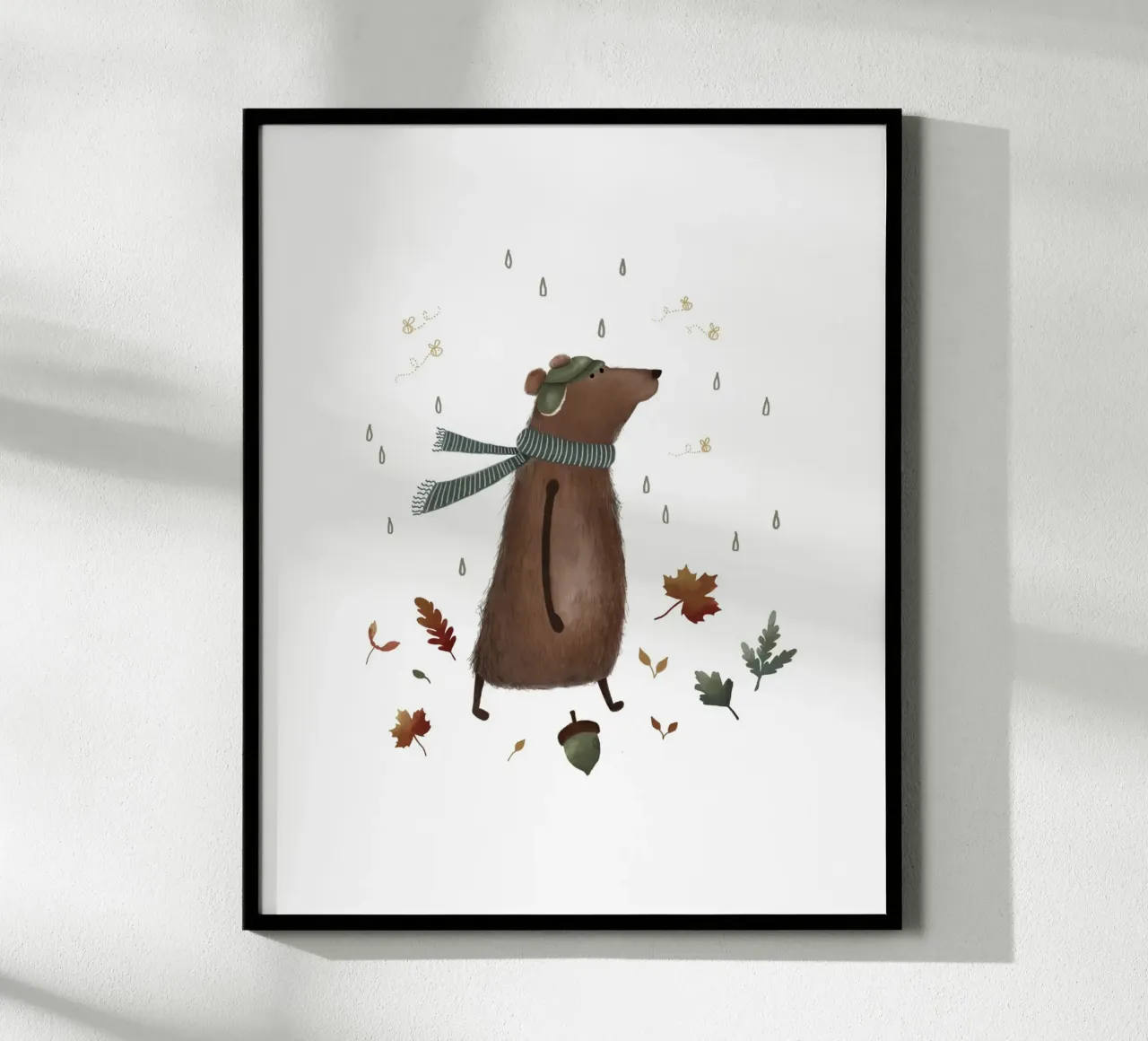 Accogliente orso autunnale - Stampa d'arte di un animale del bosco stravagante poster con telaio in alluminio da Urchin Bay Art