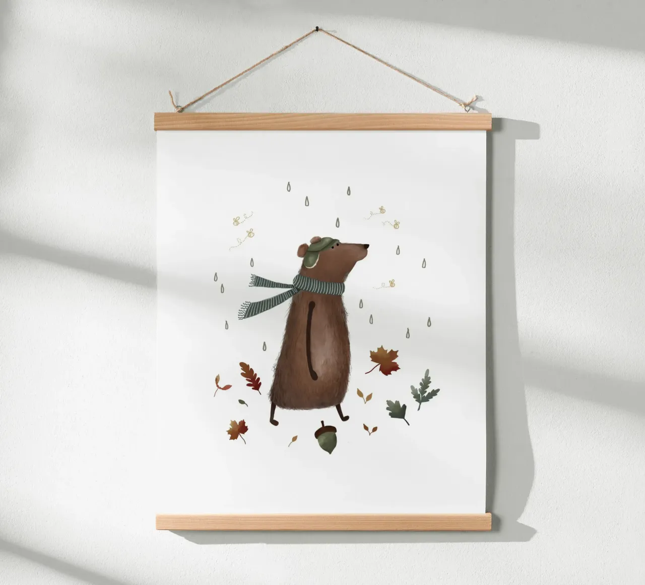 Accogliente orso autunnale - Stampa d'arte di un animale del bosco stravagante poster con telaio in alluminio da Urchin Bay Art