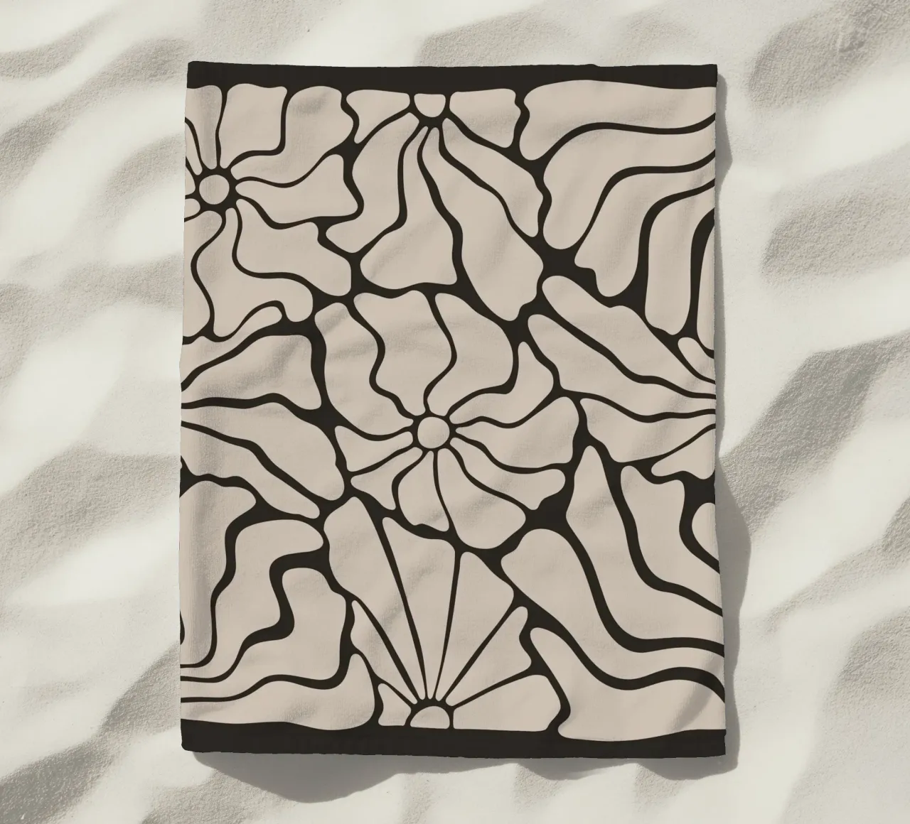 Astratto Midcentury Modern 80s Fiori Nero Beige telo mare da Modern Muse