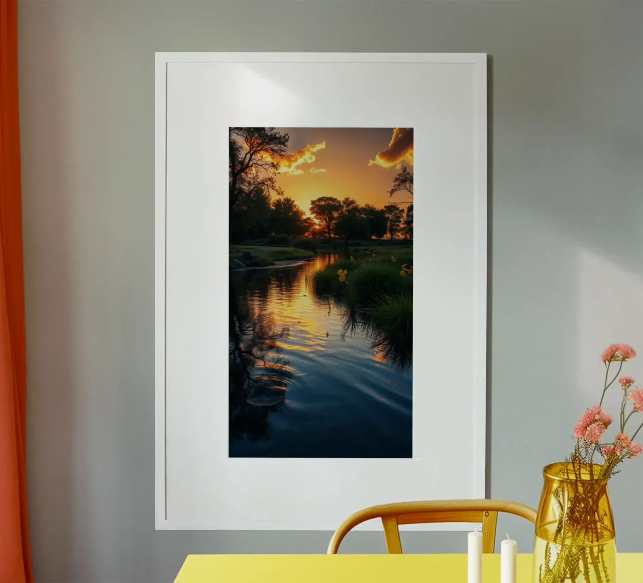 Vivido tramonto che si riflette sull'acqua calma con fiori vivaci poster con telaio in alluminio da DesignDoodle