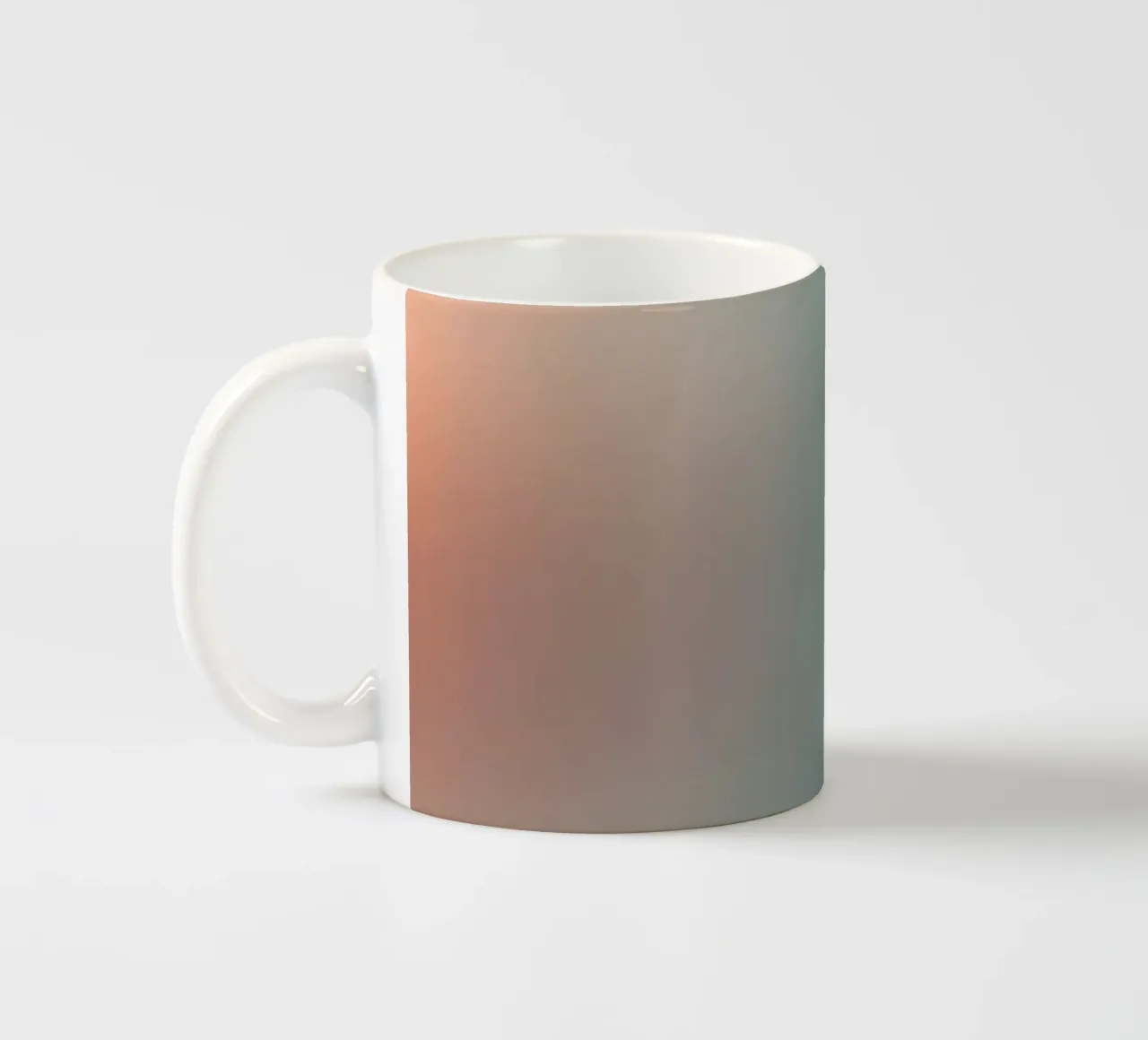 Sfondo astratto sfumato che cattura uno stato d'animo tranquillo tazza in ceramica da DesignDoodle