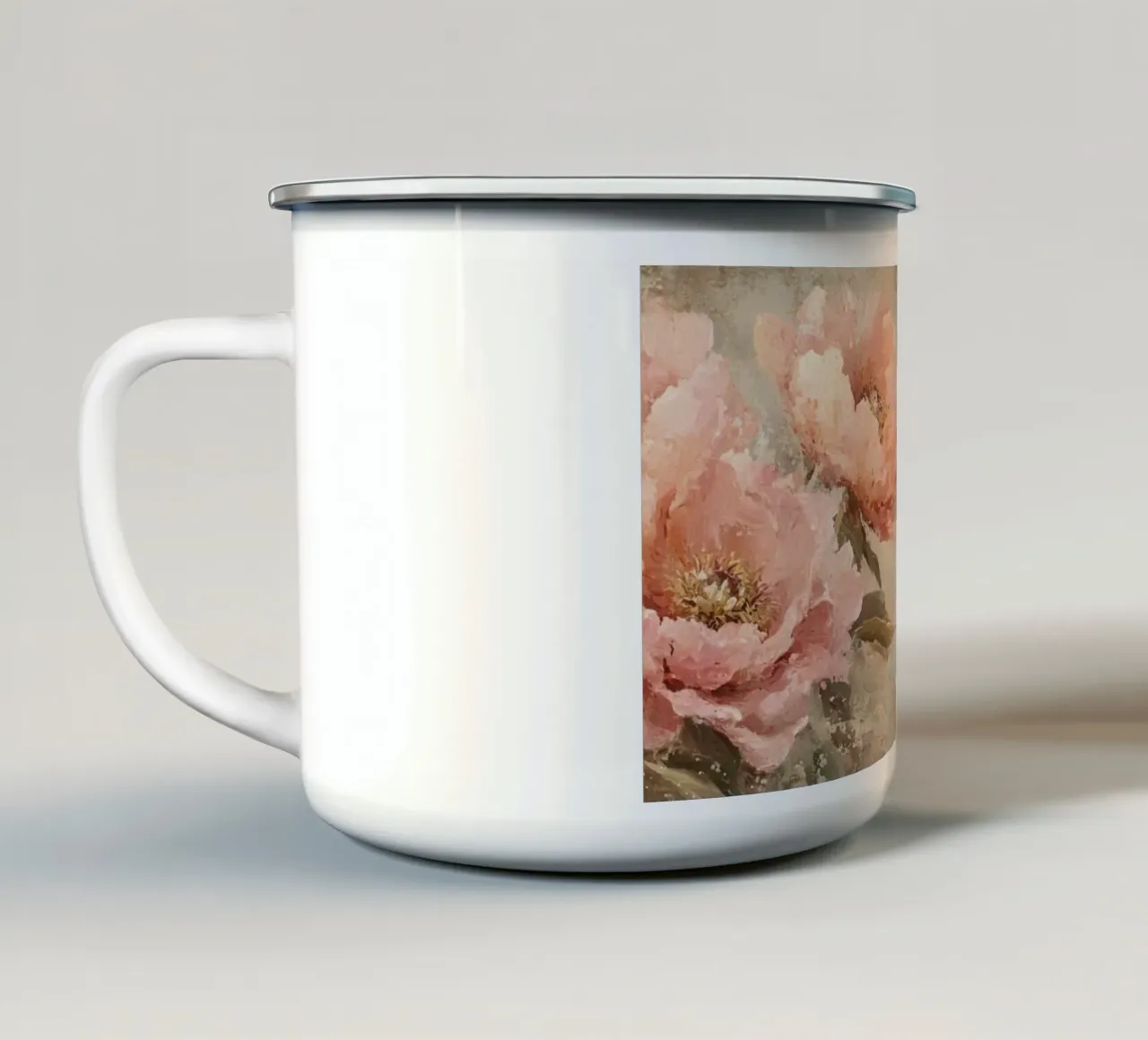 Rose vintage su sfondo rustico grunge tazza in smalto da Flower Garden - Uta Naumann