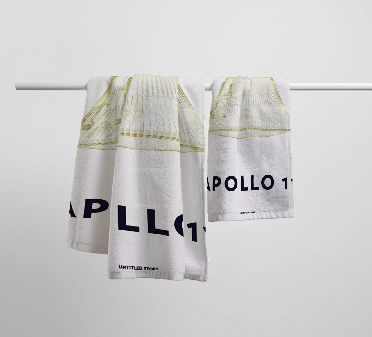 Apollo 11  Landing Module 6 asciugamano da bagno da Marc Schulthess