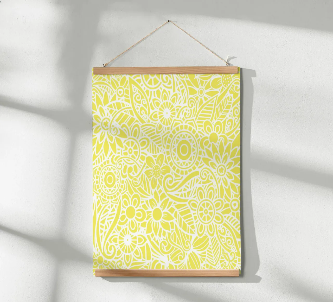 Yellow Floral Mandala Pattern poster con telaio in plastica da Spiritual Touch