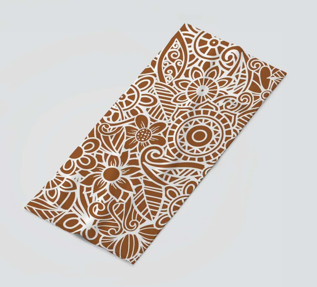 Mandala floreale marrone telo mare da Spiritual Touch