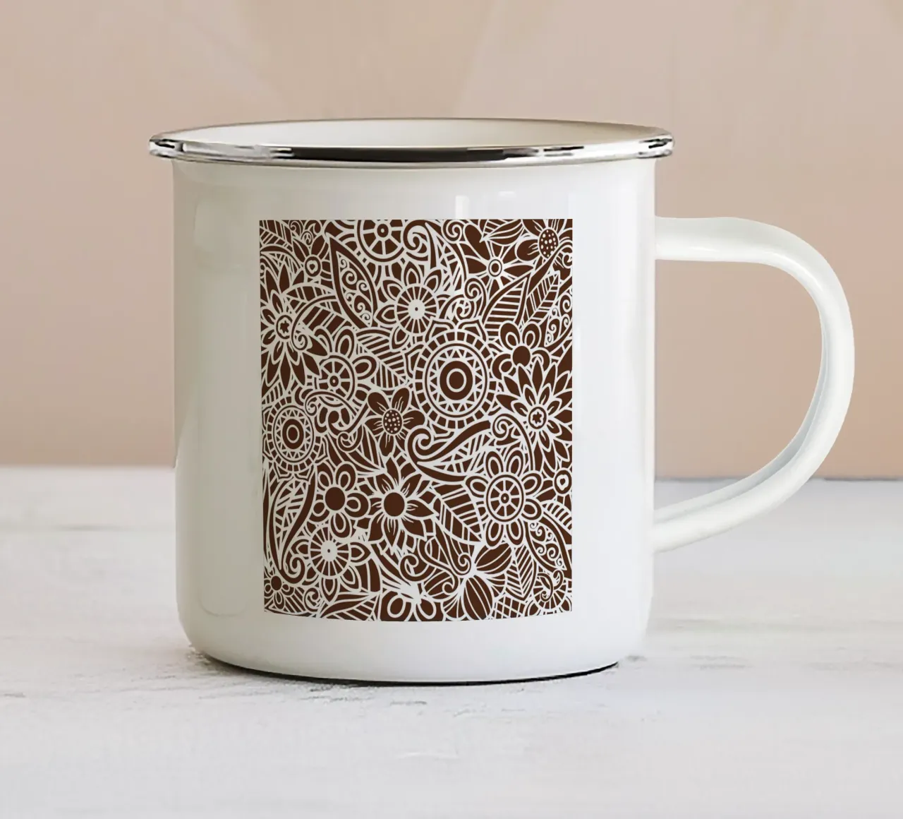 Mandala floreale marrone scuro tazza in smalto da Spiritual Touch
