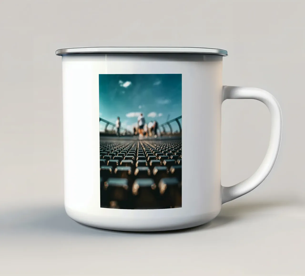 MILLENIUM BRIDGE tazza in smalto da Flo Klein