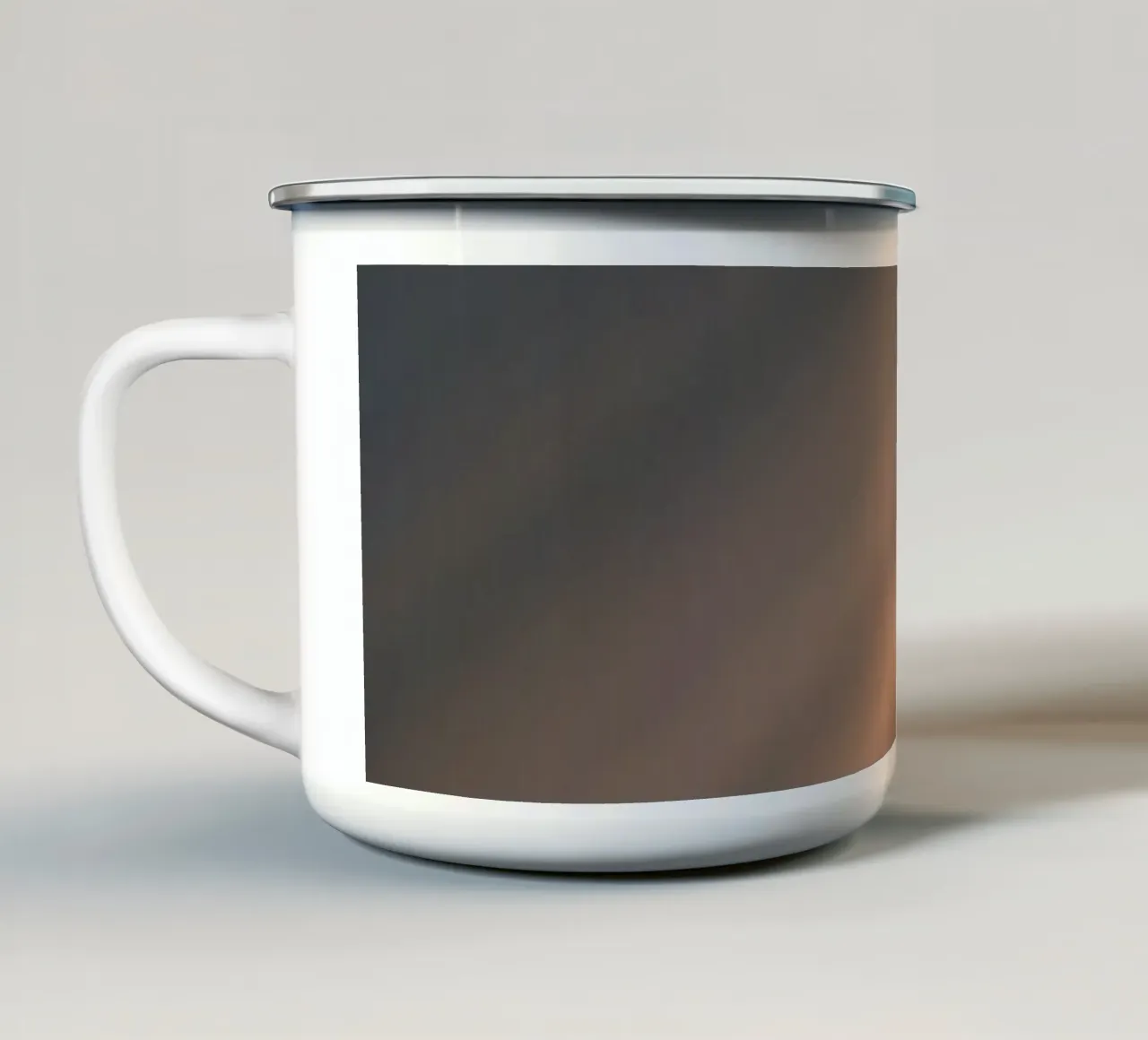 Weicher Farbverlauf im Hintergrund mit abstrakten Lichtmustern Emaille Tasse von DesignDoodle