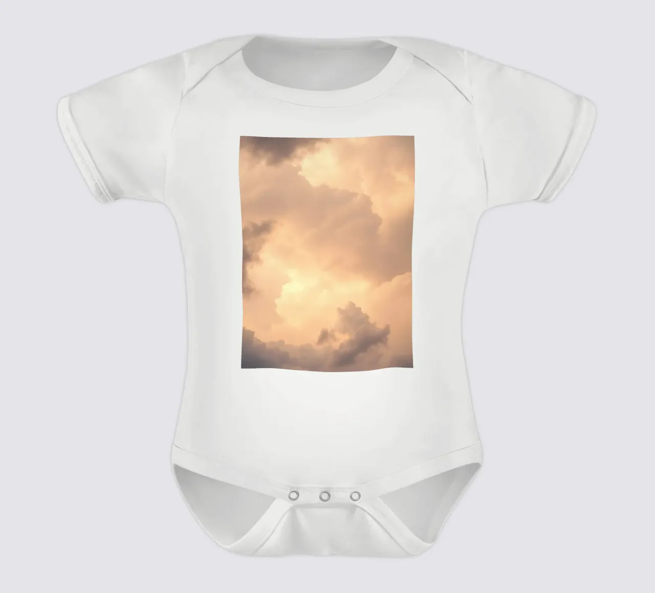 Bellissime nuvole astratte con morbide sfumature dorate body neonato maniche corte da DesignDoodle