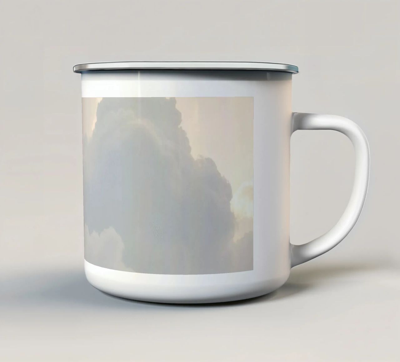 Der Himmel mit weichen Wolken und hellen Farbtönen gefüllt eine Ruhe und beruhigen Emaille Tasse von DesignDoodle