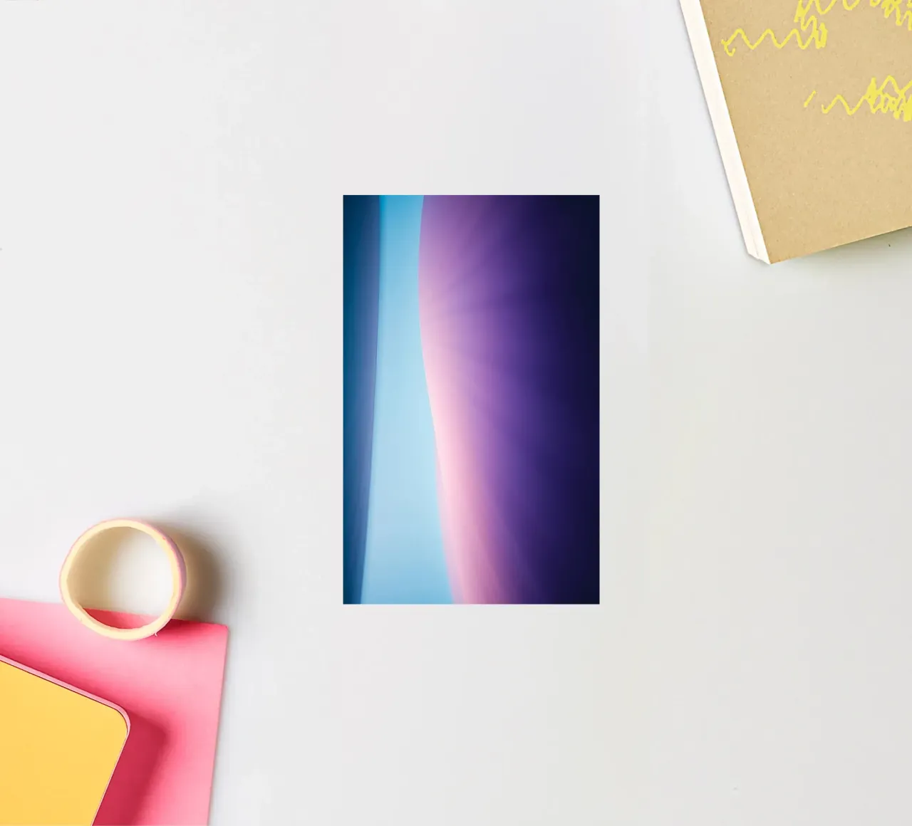 Lebendiges abstraktes Design mit weichen Farbverläufen und Licht Sticker von DesignDoodle