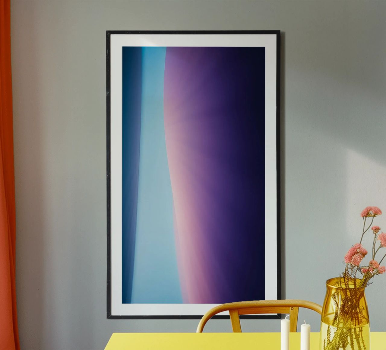 Lebendiges abstraktes Design mit weichen Farbverläufen und Licht Poster von DesignDoodle