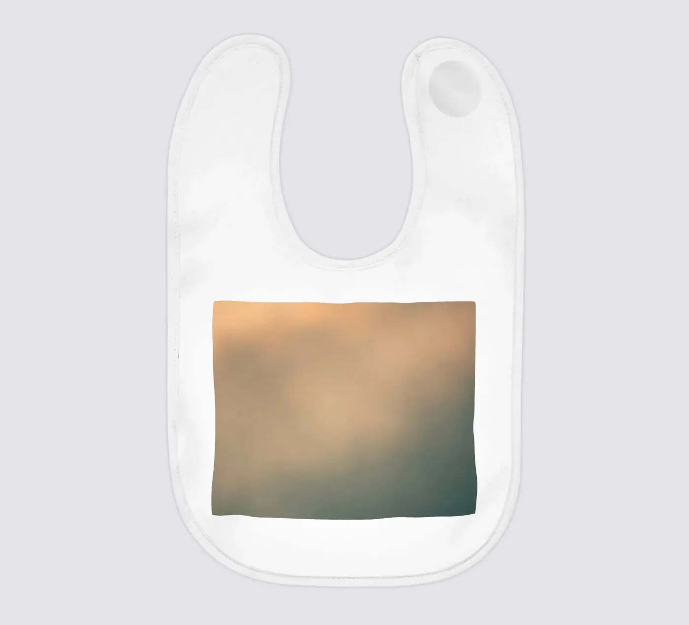 Morbido motivo astratto di nuvole che crea un'atmosfera tranquilla bavaglino da DesignDoodle