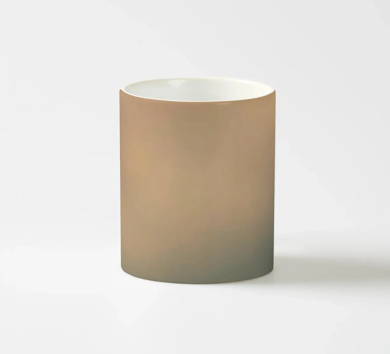 Morbido motivo astratto di nuvole che crea un'atmosfera tranquilla tazza in ceramica da DesignDoodle