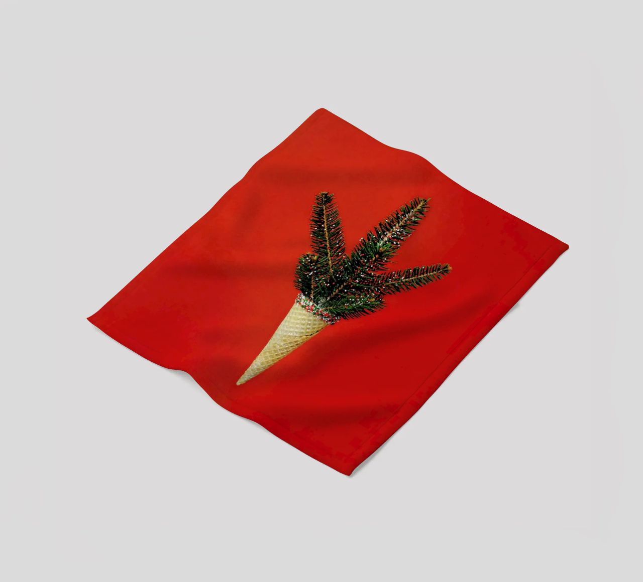 Pine Cone coperta in pile da Juj Winn