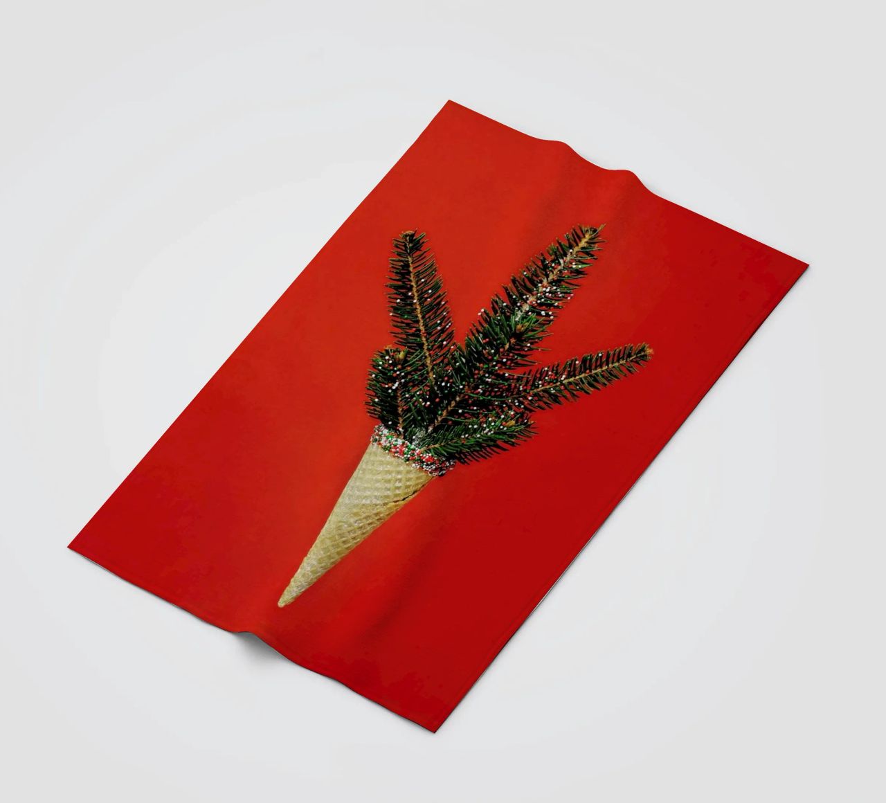 Pine Cone coperta in pile da Juj Winn