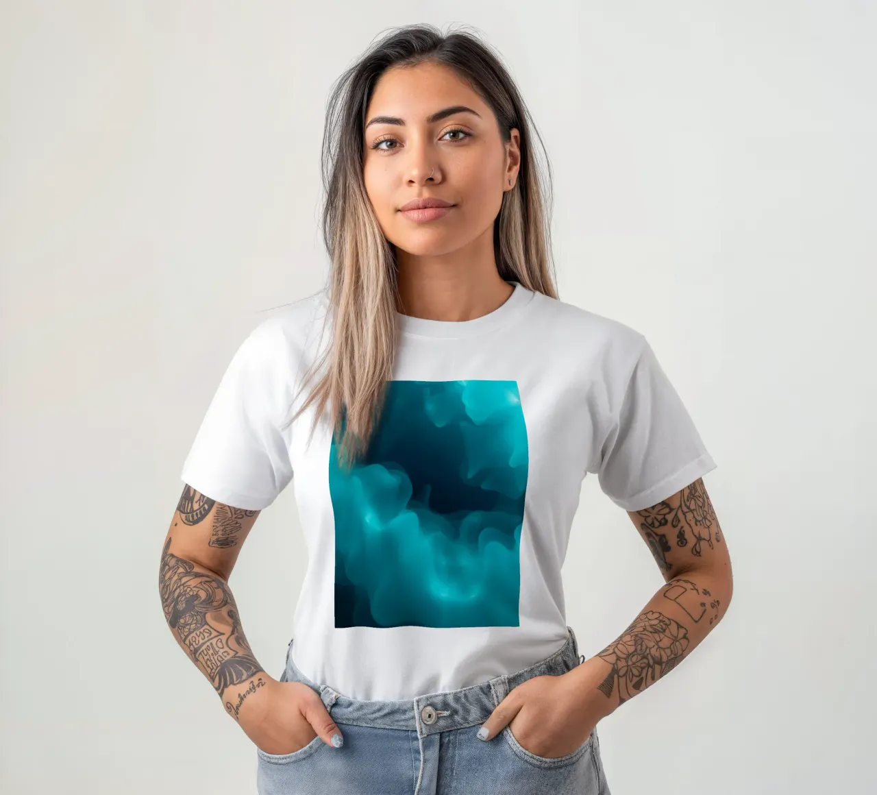 Abstracte turquoise golven creëren rustgevend achtergrondbehang t-shirt van DesignDoodle
