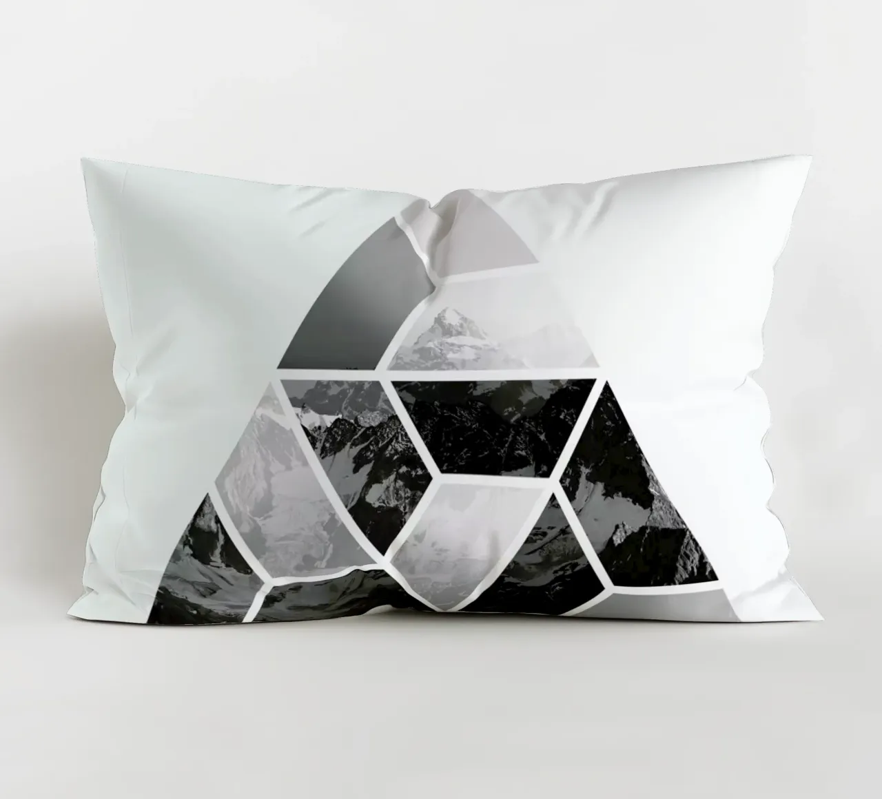 Geomountain cuscino da Chris Wharton