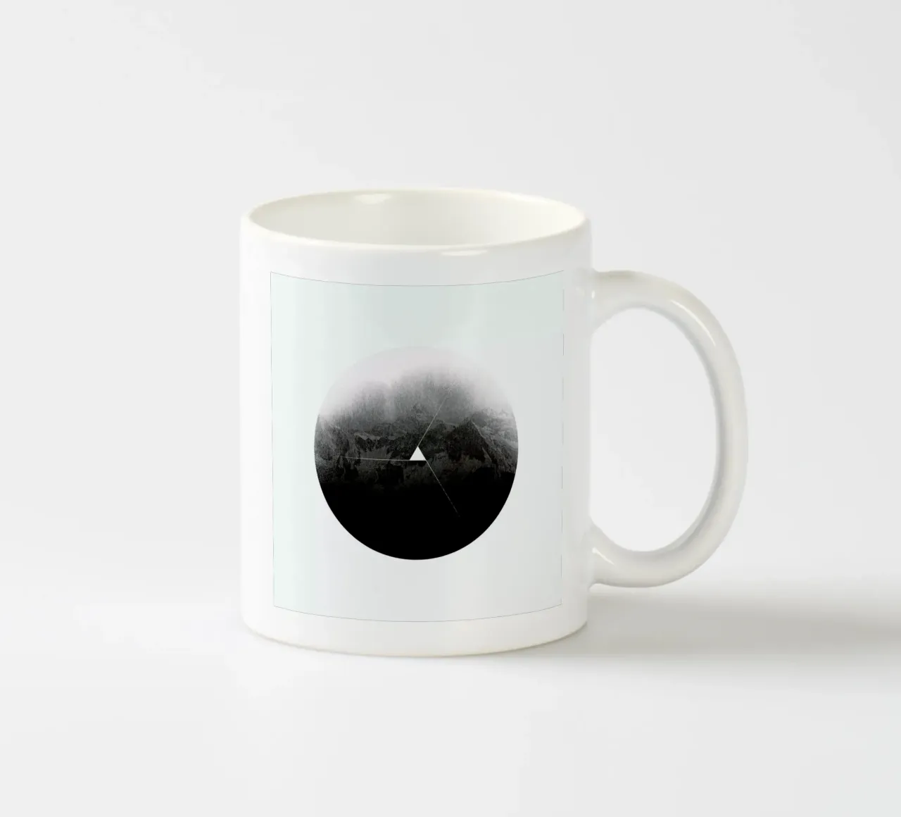 Mountain tazza in ceramica da Chris Wharton