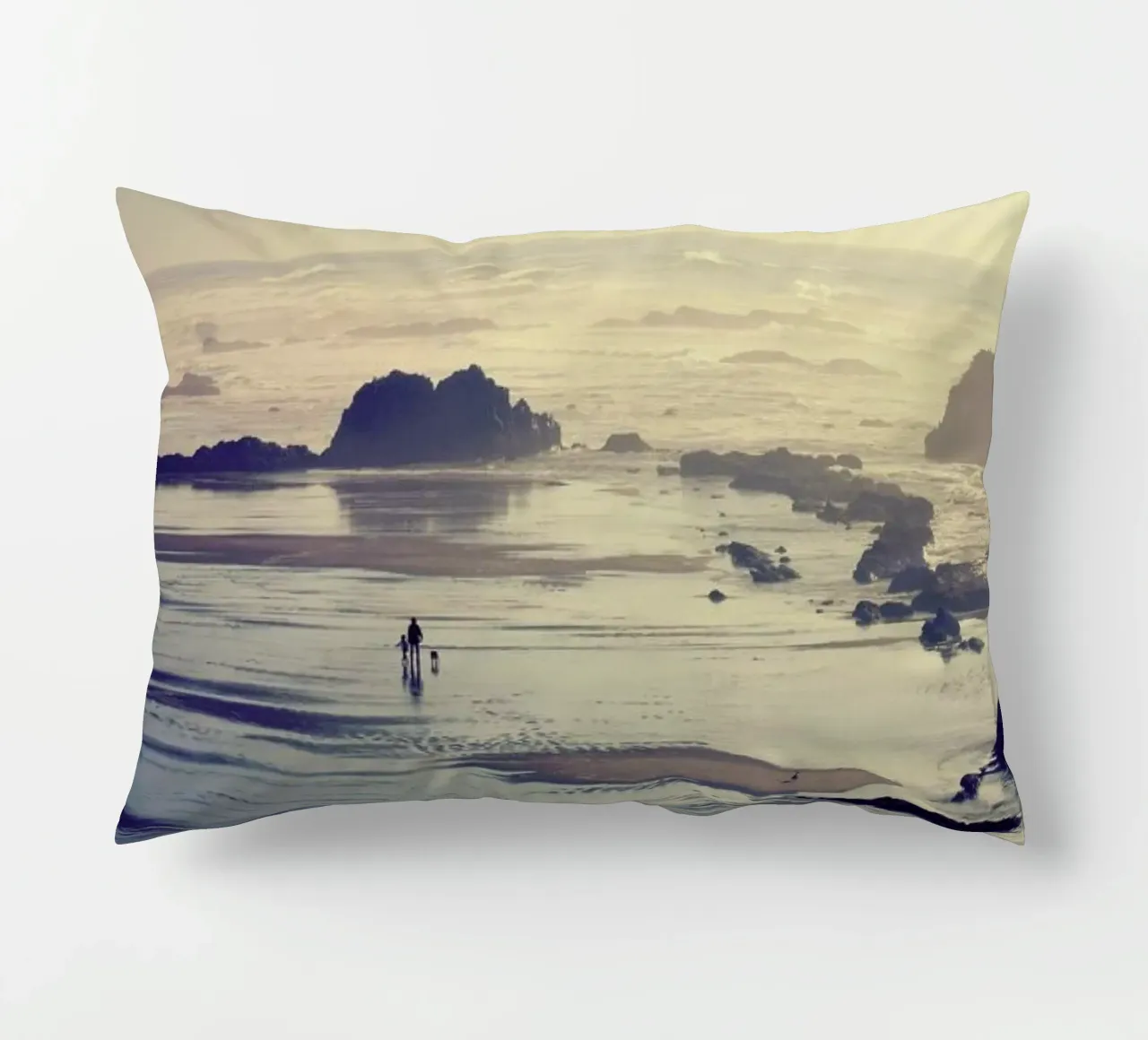To Travel Is to Live cuscino da Robin Delean