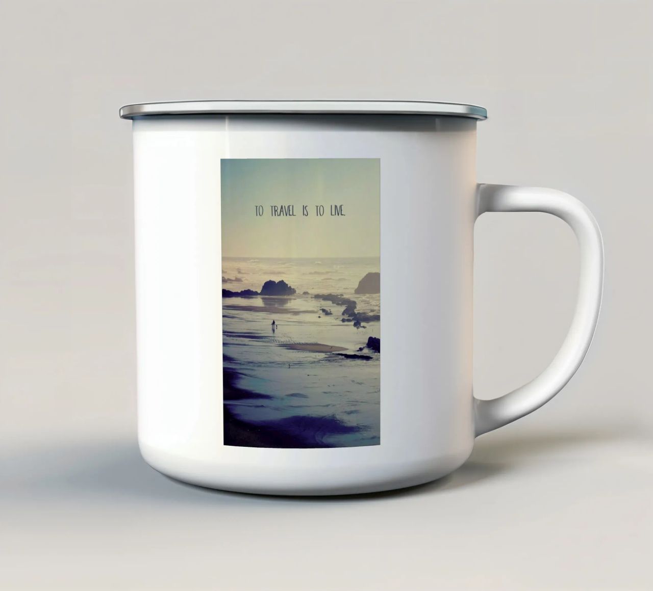 To Travel Is to Live tazza in smalto da Robin Delean