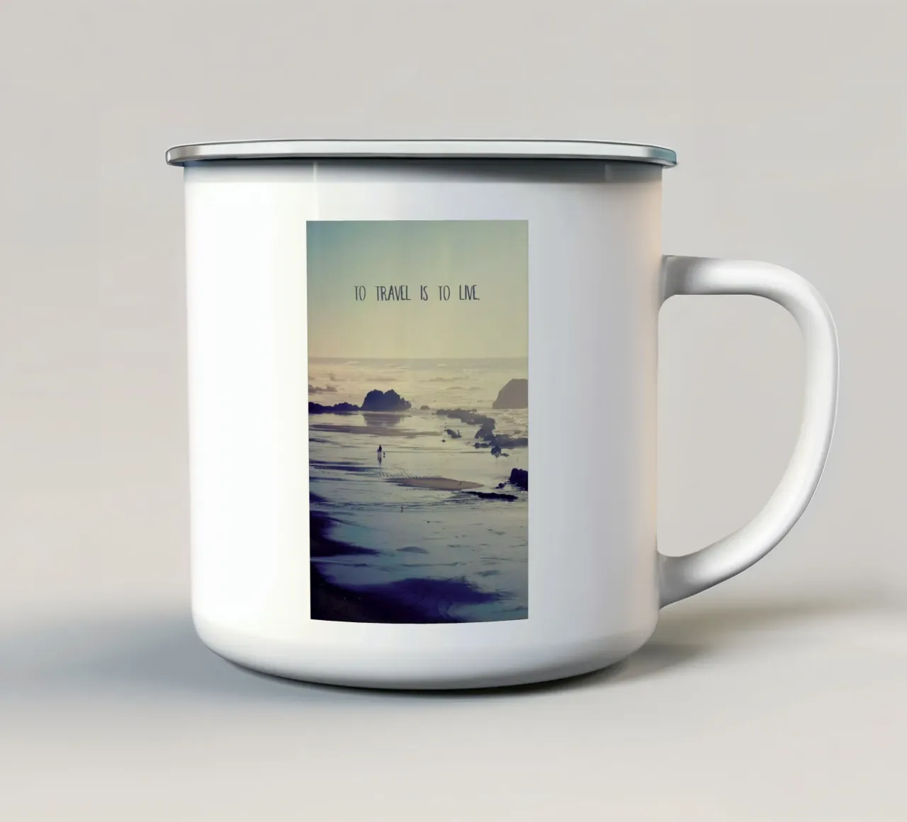 To Travel Is to Live tazza in smalto da Robin Delean