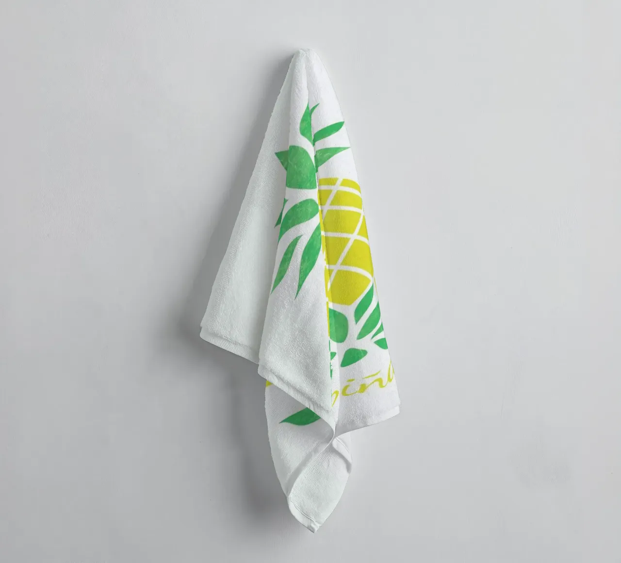 Pineapple badhanddoek van Jacqueline Maldonado