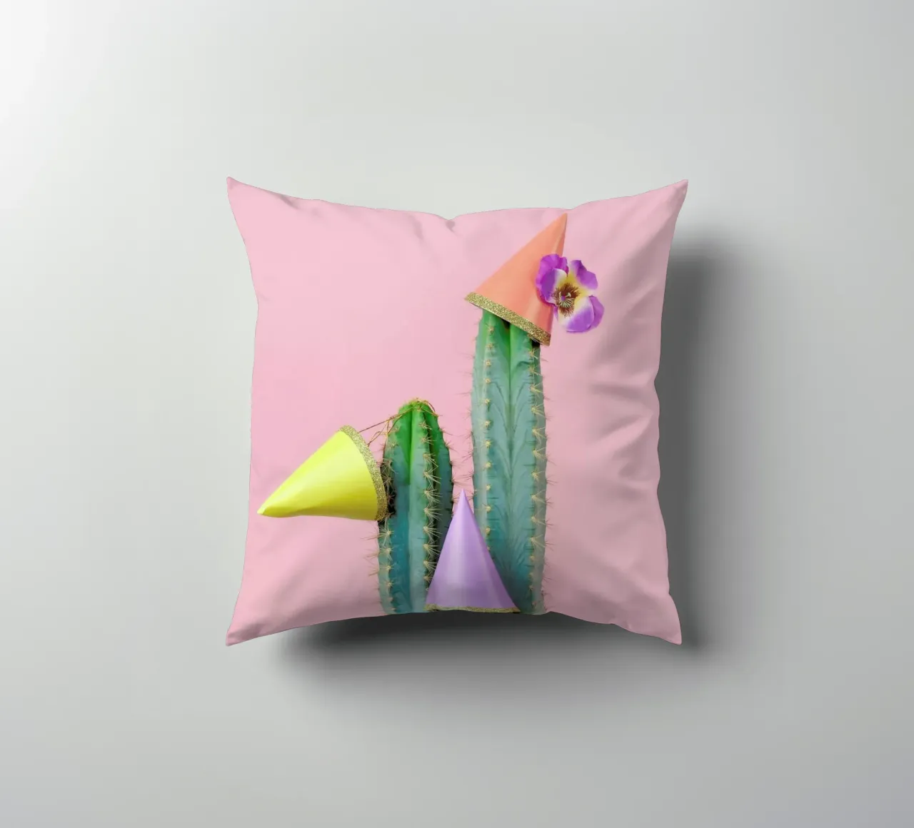 Cactus Party Hats cuscino da Juj Winn