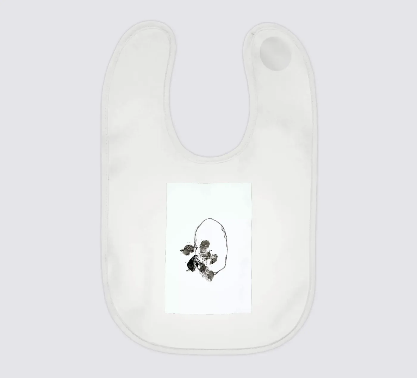 O baby bib by Marina Guiu