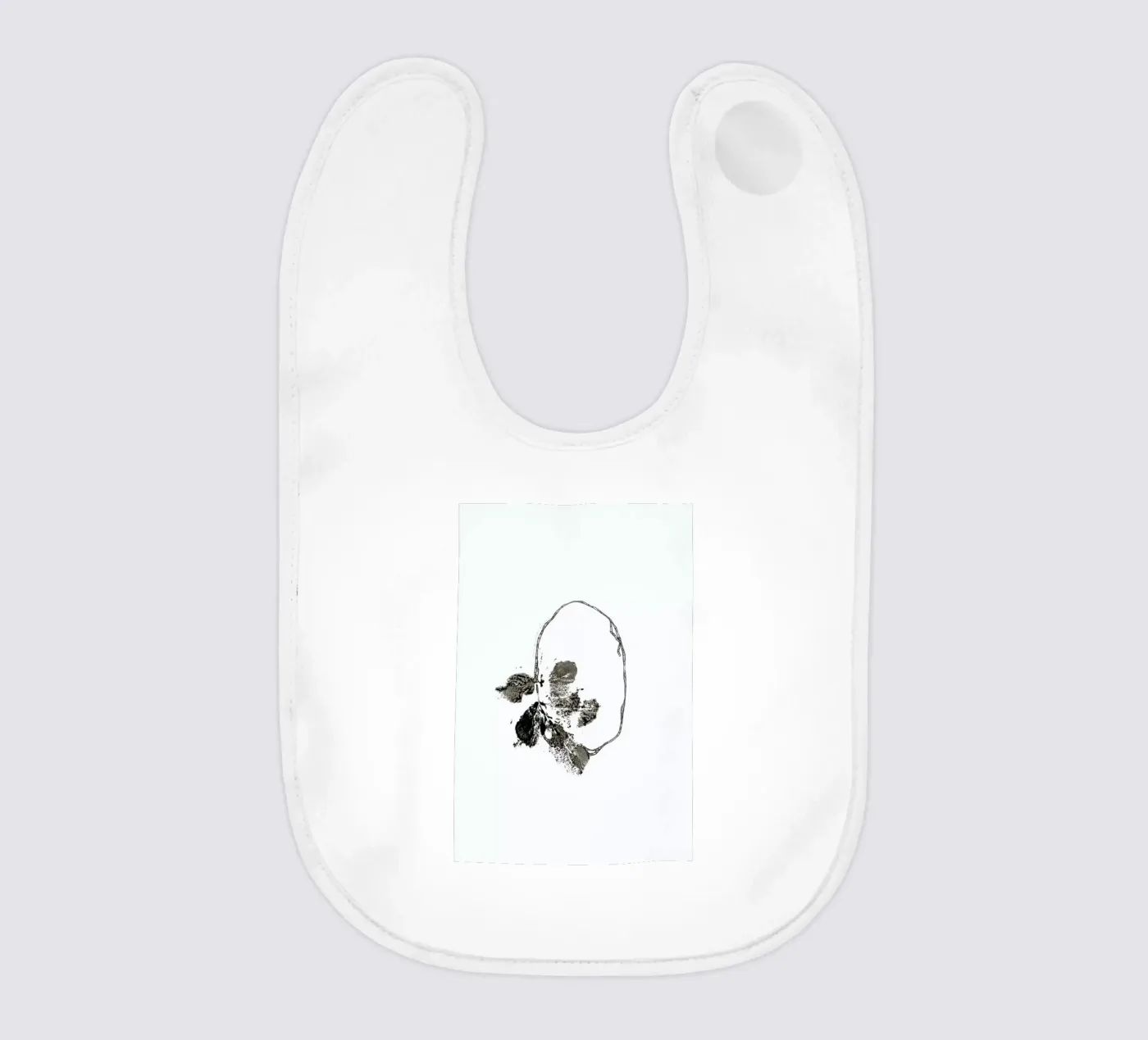 O baby bib by Marina Guiu
