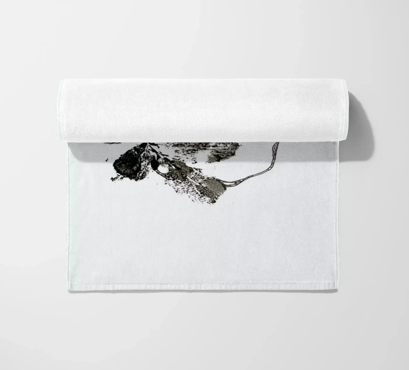O beach towel by Marina Guiu