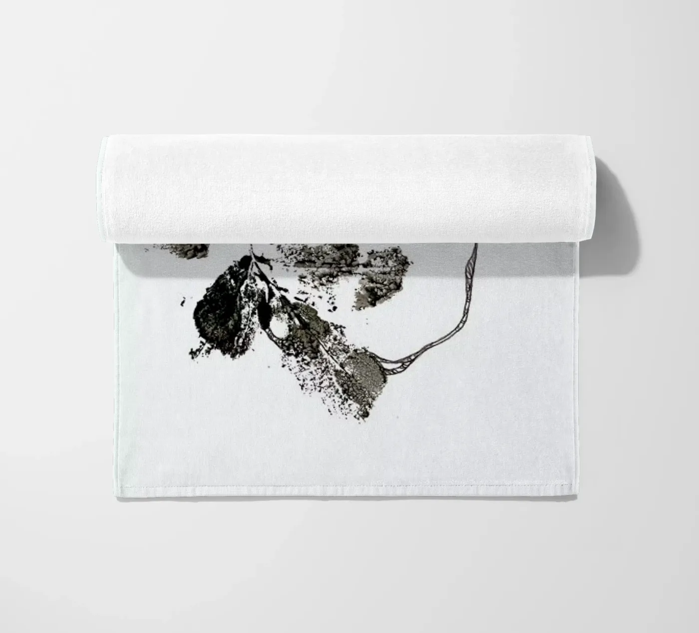 O beach towel by Marina Guiu