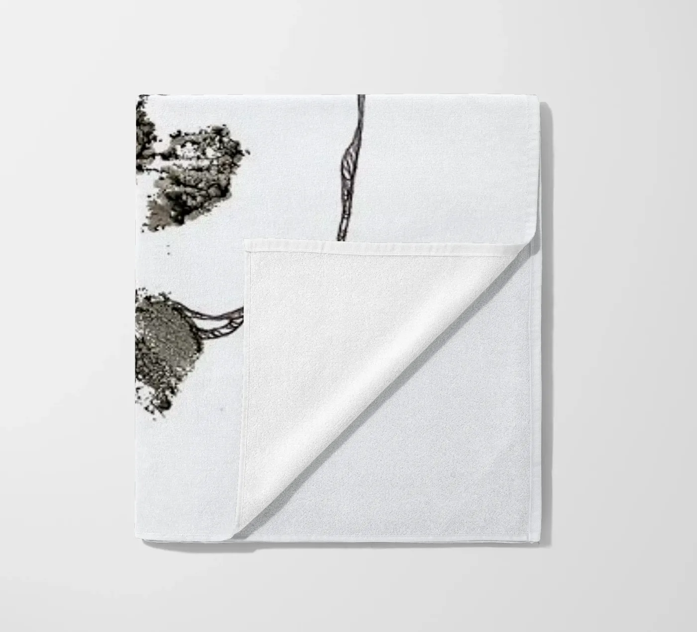 O beach towel by Marina Guiu