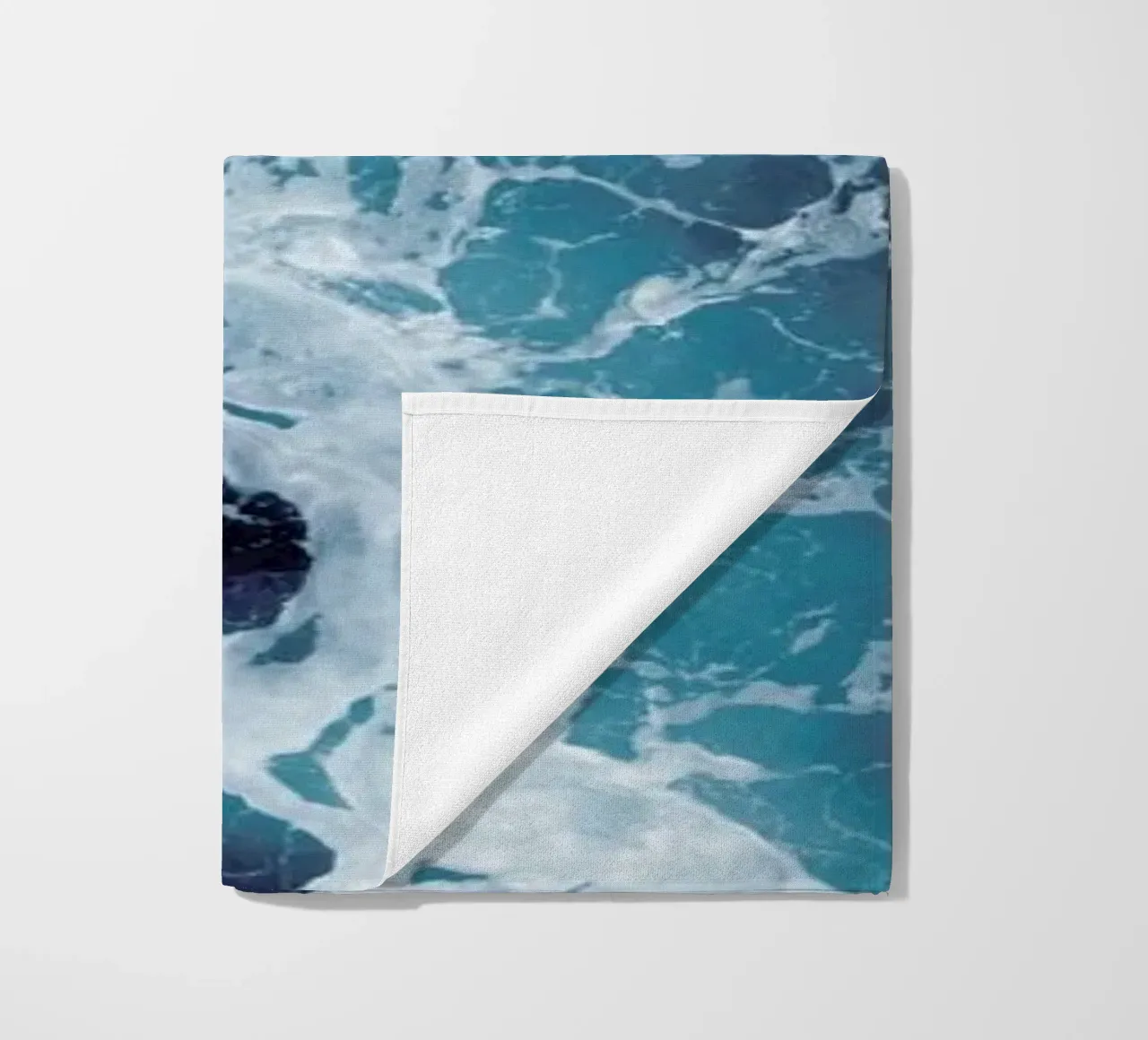 The Sea by @Michaela_LRA Strandtuch von EyeEm Mobile GmbH