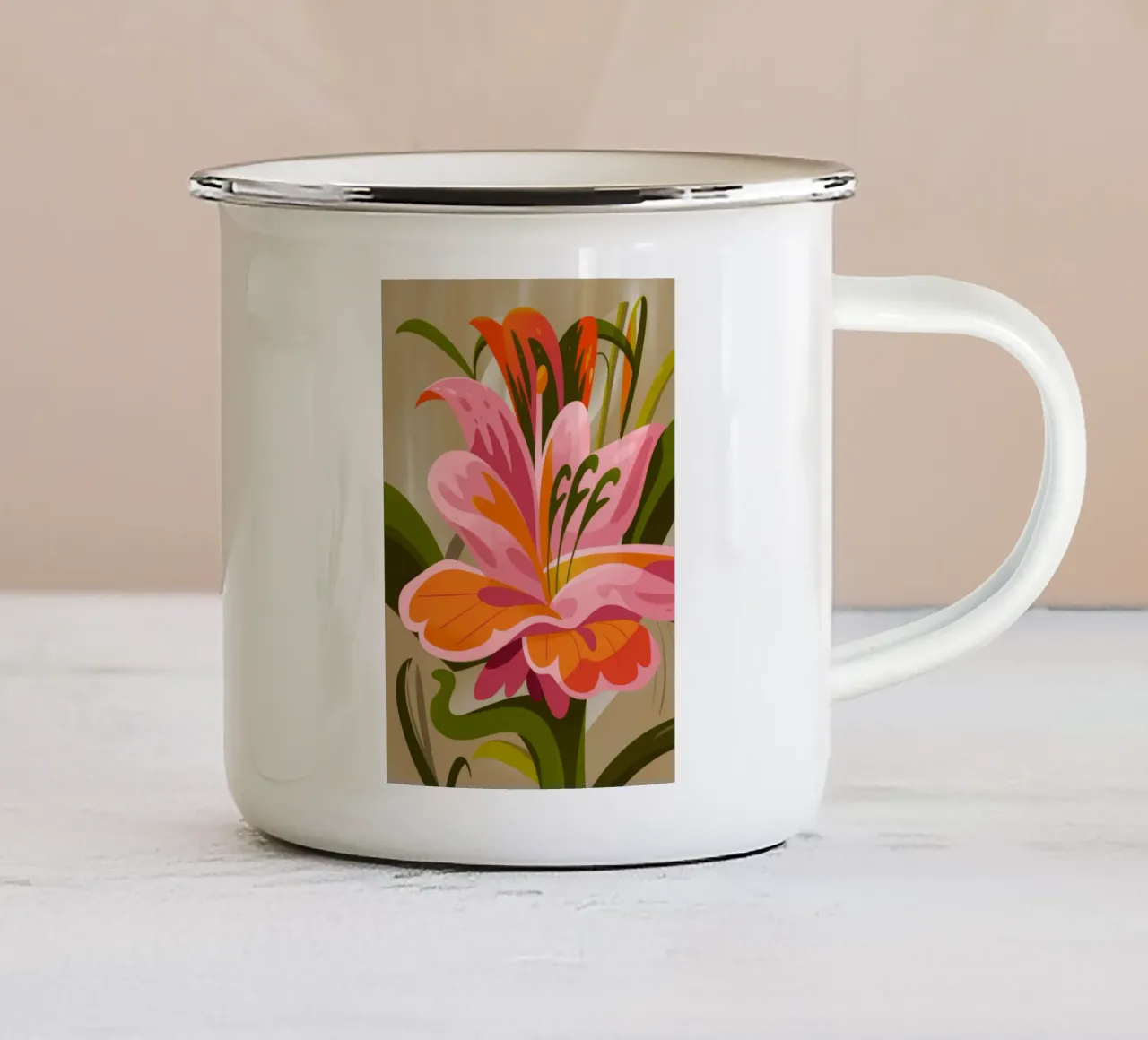 Fioritura di gigli in grassetto tazza in smalto da Kamera Obskura