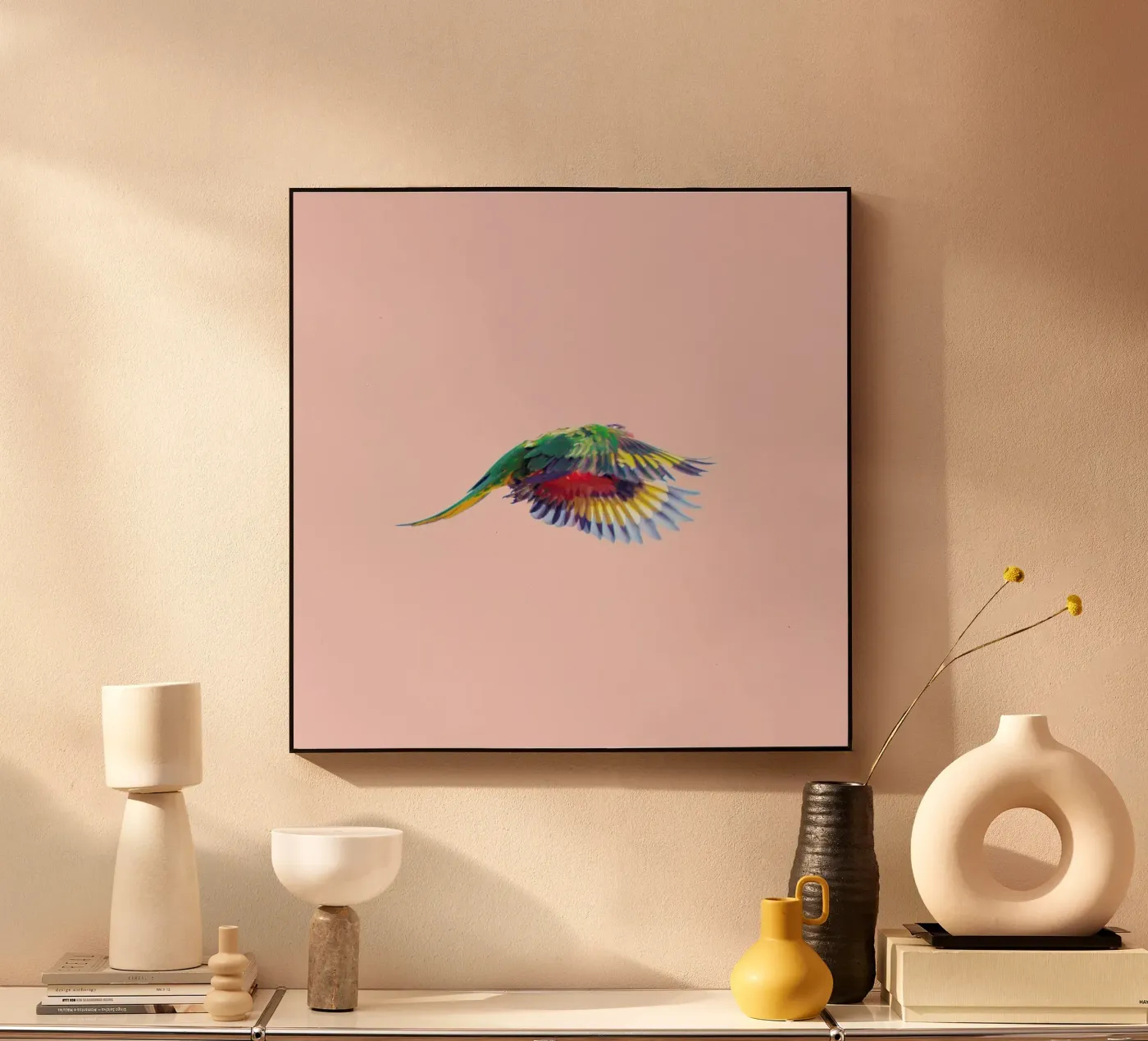 Pink Parrot plexiglass da Charlotte Curd