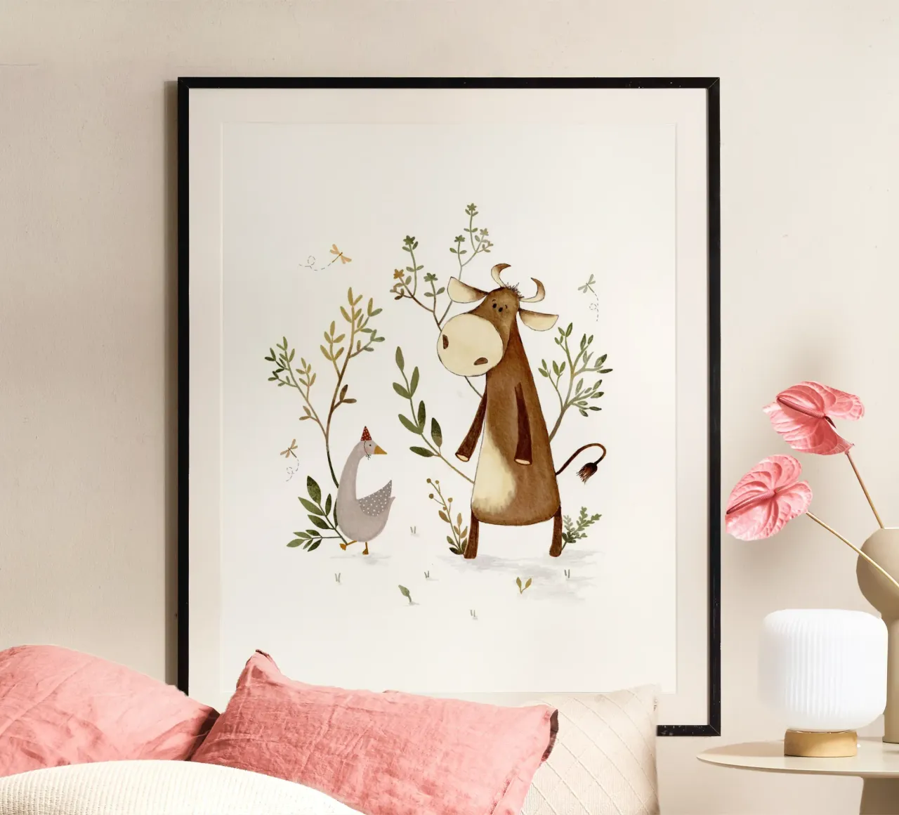 Mucca e oca di Claud - Arte degli amici della fattoria per bambini poster con telaio in alluminio da Urchin Bay Art