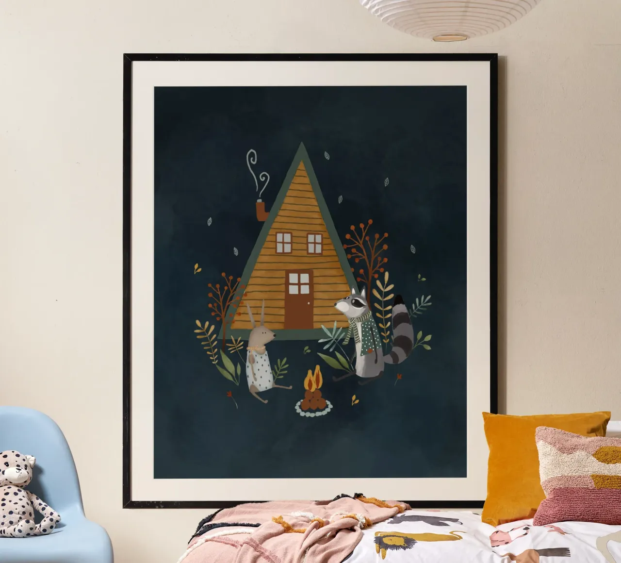 Cozy at the Cabin - Stampa d'arte di una notte di bosco stravagante poster con telaio in plastica da Urchin Bay Art