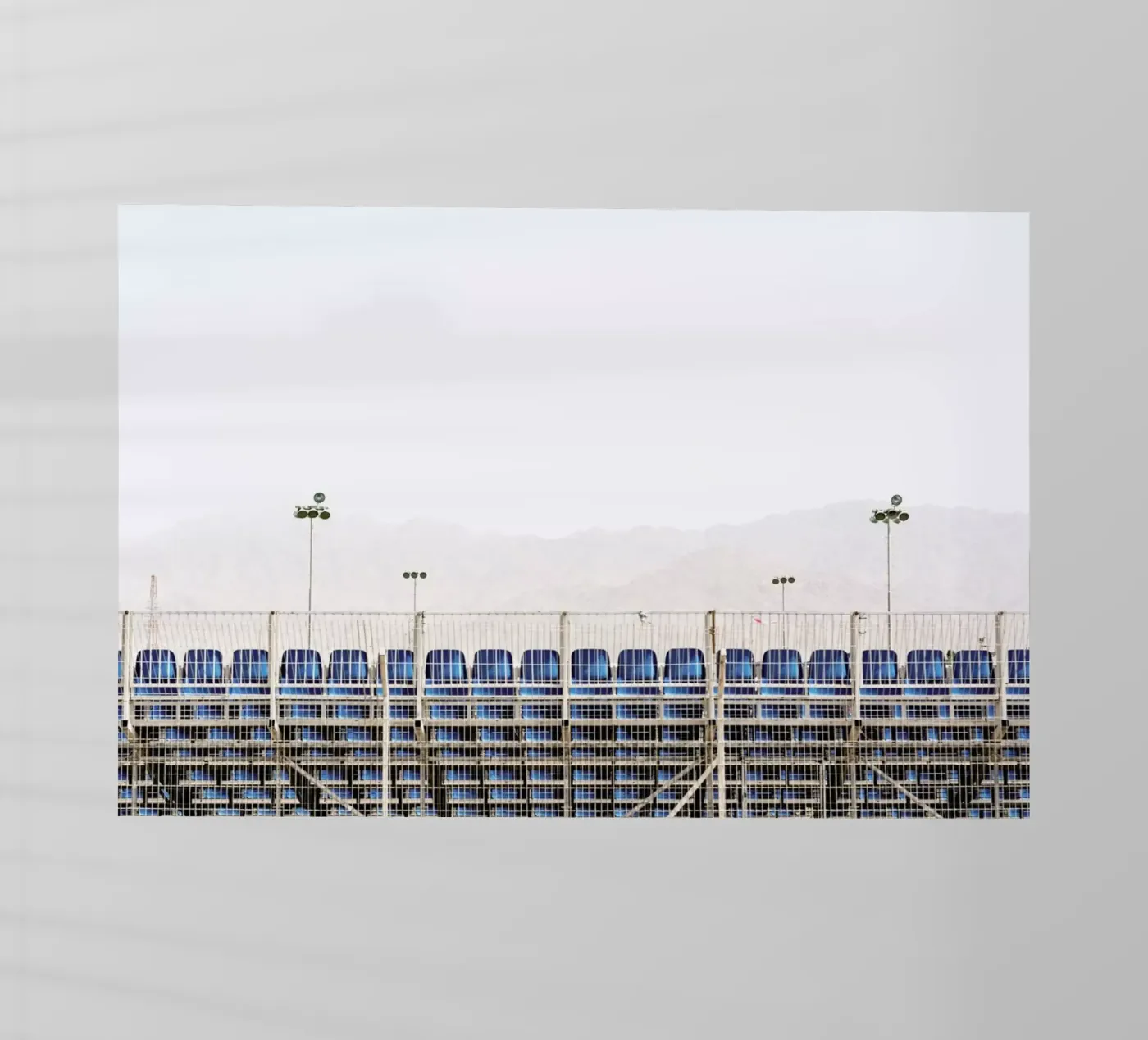 Scenes from Eilat pellicola backlit da Tal Paz-Fridman