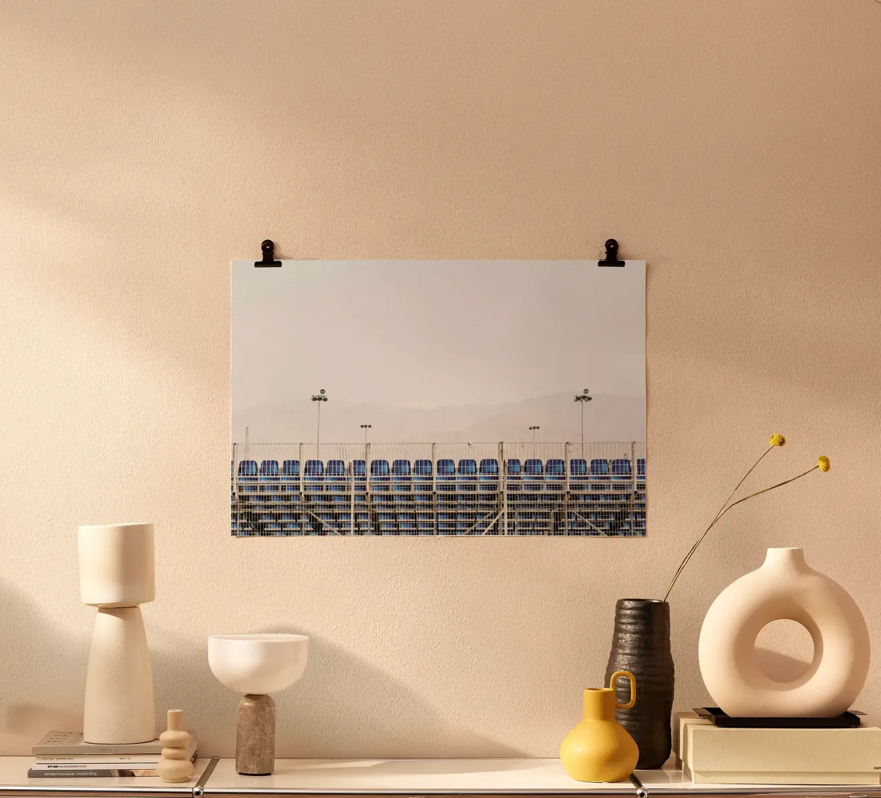 Scenes from Eilat poster con telaio in plastica da Tal Paz-Fridman