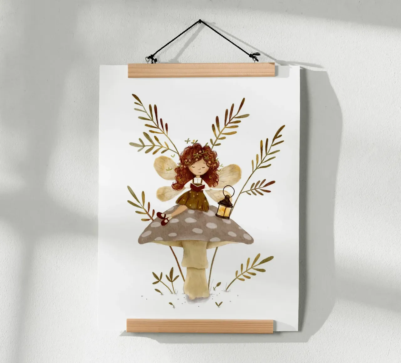 La fata della lettura incantata - Fungo decorativo poster da Urchin Bay Art